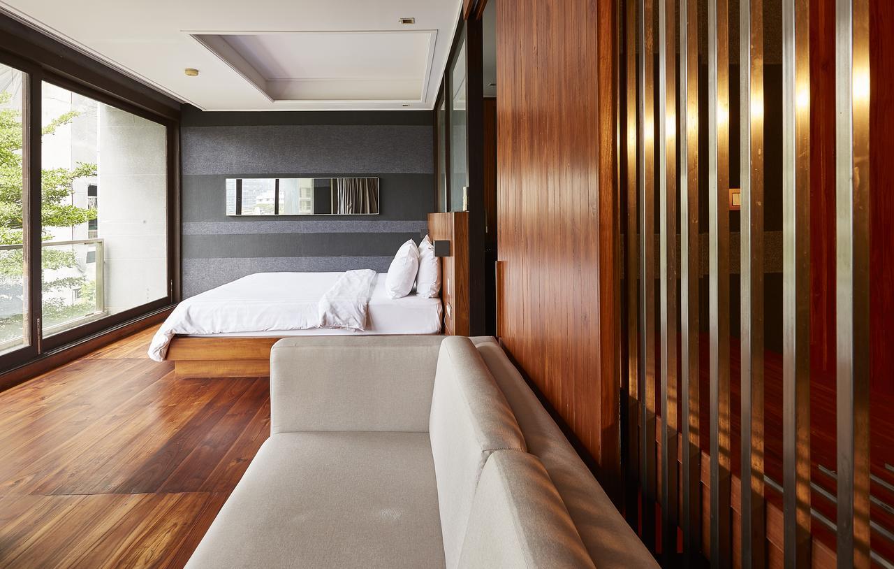 Luxx Langsuan Hotel - Sha Plus Банкок Екстериор снимка