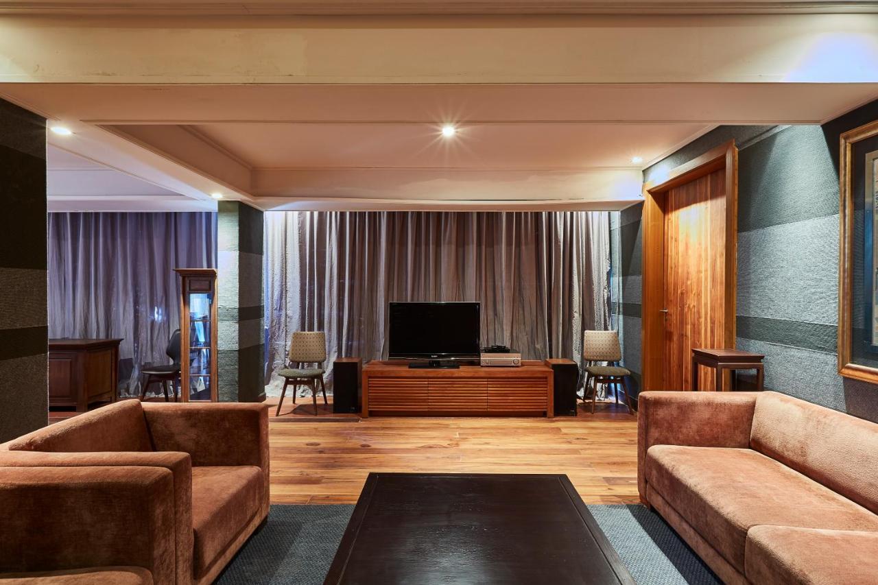 Luxx Langsuan Hotel - Sha Plus Банкок Екстериор снимка