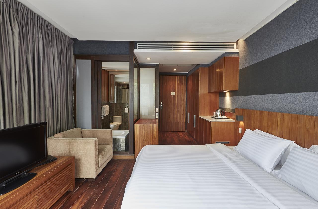 Luxx Langsuan Hotel - Sha Plus Банкок Екстериор снимка